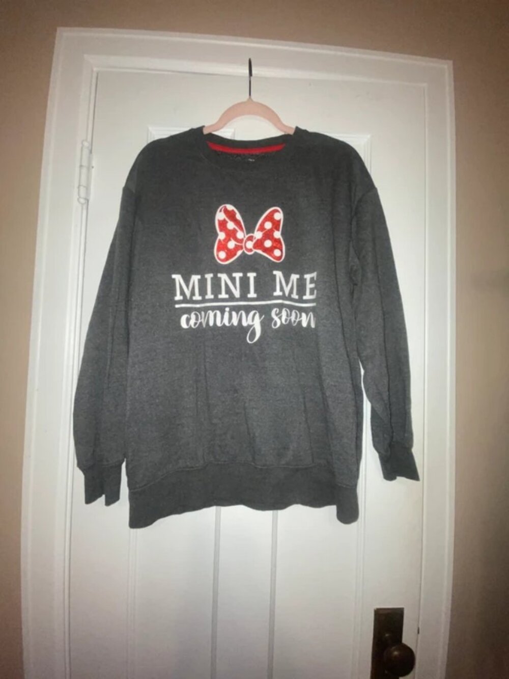 Womens disney Minnie me Minnie Mouse size small crew neck pullover sweatshirt